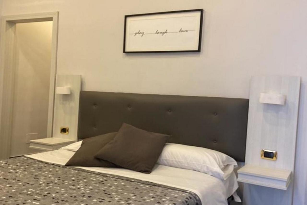 Hotel Poerio Nápoly Kültér fotó
