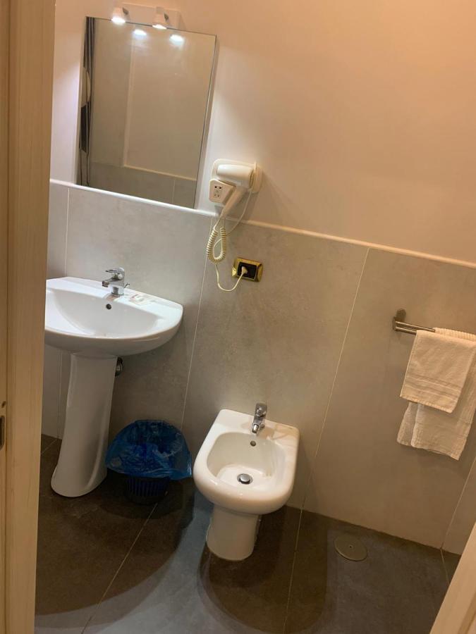 Hotel Poerio Nápoly Kültér fotó