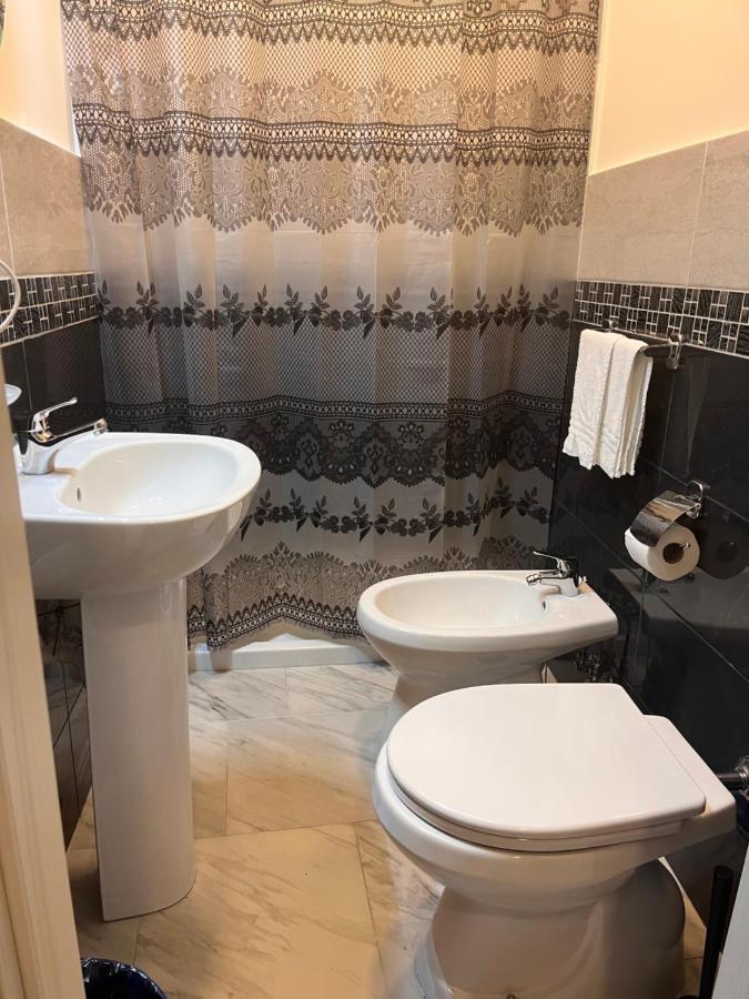 Hotel Poerio Nápoly Kültér fotó