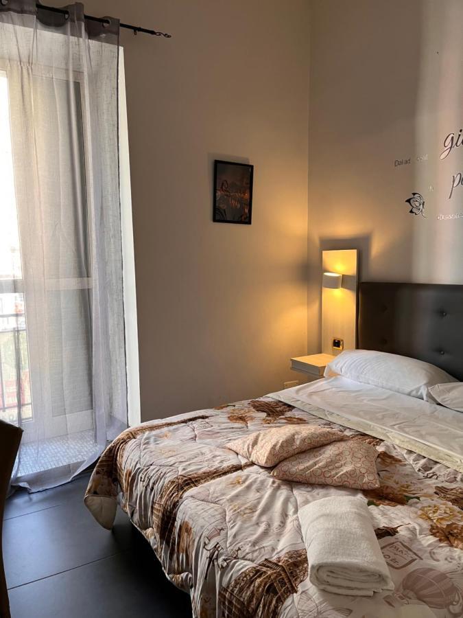 Hotel Poerio Nápoly Kültér fotó
