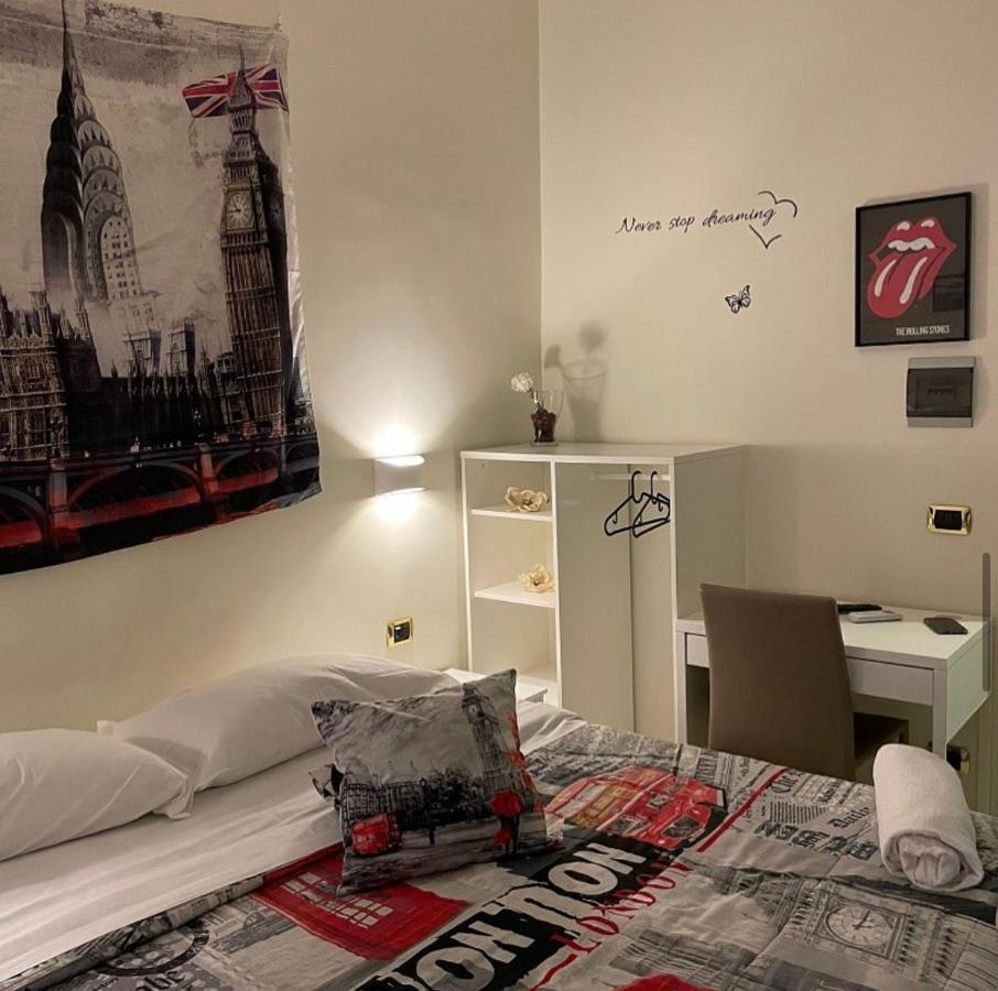 Hotel Poerio Nápoly Kültér fotó